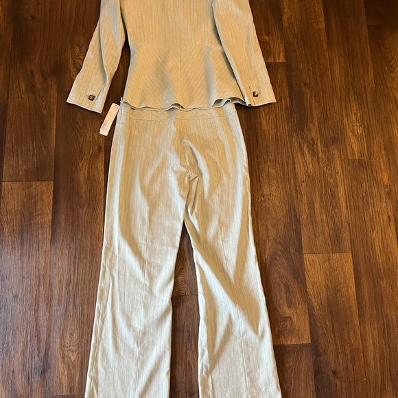Woman Aura pant suit - Picture 10 of 12